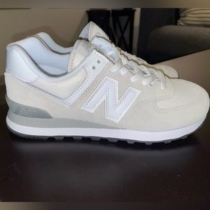 Brand new NEVER WORN New Balance 574